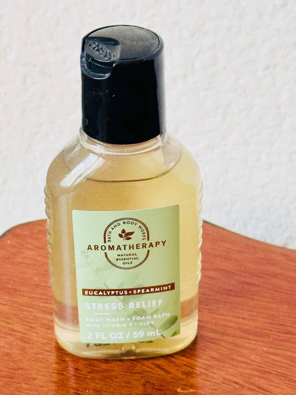 Bath & Body Works Aromatherapy Stress Relief Body Wash - Green, Black